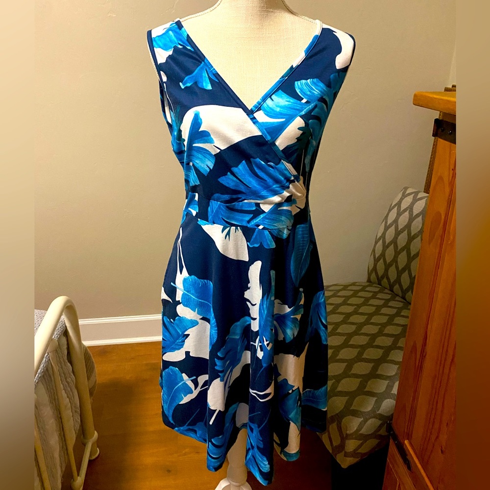 Gorgeous faux wrap knee-length blue sundress w/ pockets Sz M